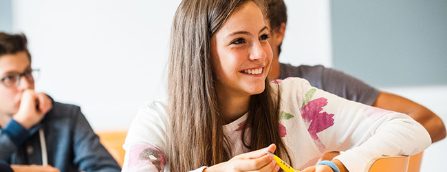 LISA-Sprachreisen-Schueler-Dublin-moderner-Campus-St-Patricks-College-Lerngruppe-Sprachunterricht-Klasse-Schueler-Sprachkurs-Englisch LISA-Sprachreisen-Schueler-Dublin-moderner-Campus-St-Patricks-College-Lerngruppe-Sprachunterricht-Klasse-Schueler-Sprachkurs-Englisch